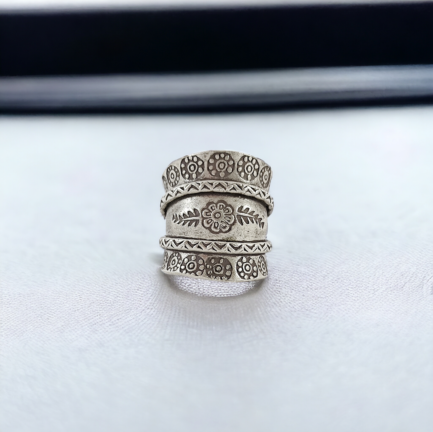 HANDCRAFTED TRI LAYER RING
