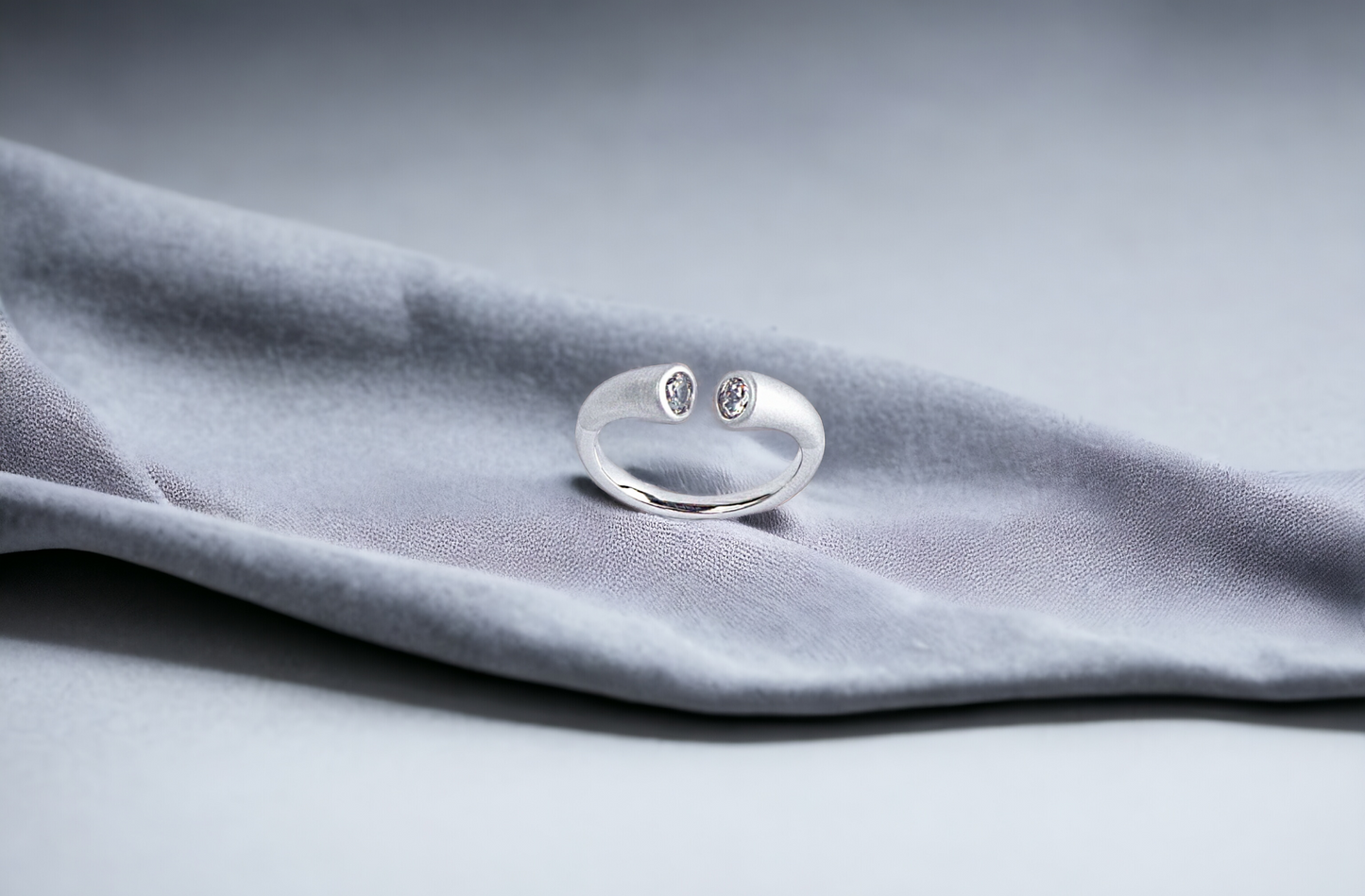 Matt Invisible Studded Ring