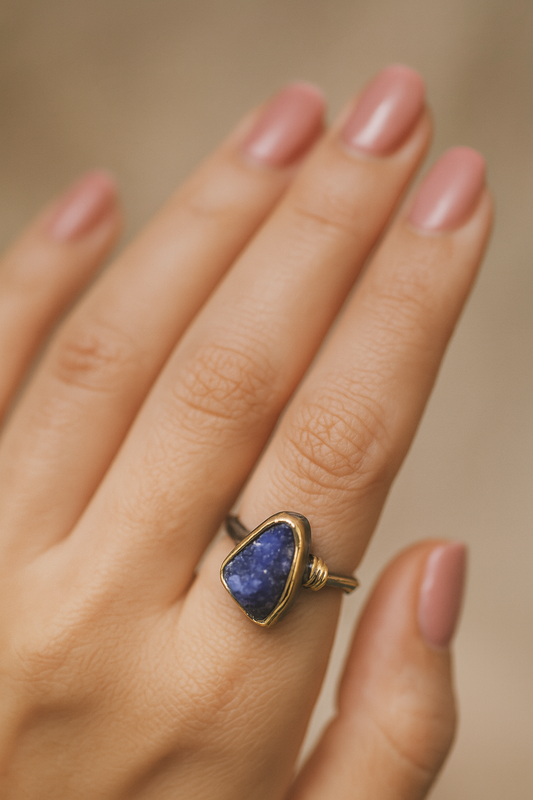 RAW KYANITE CRYSTAL RING