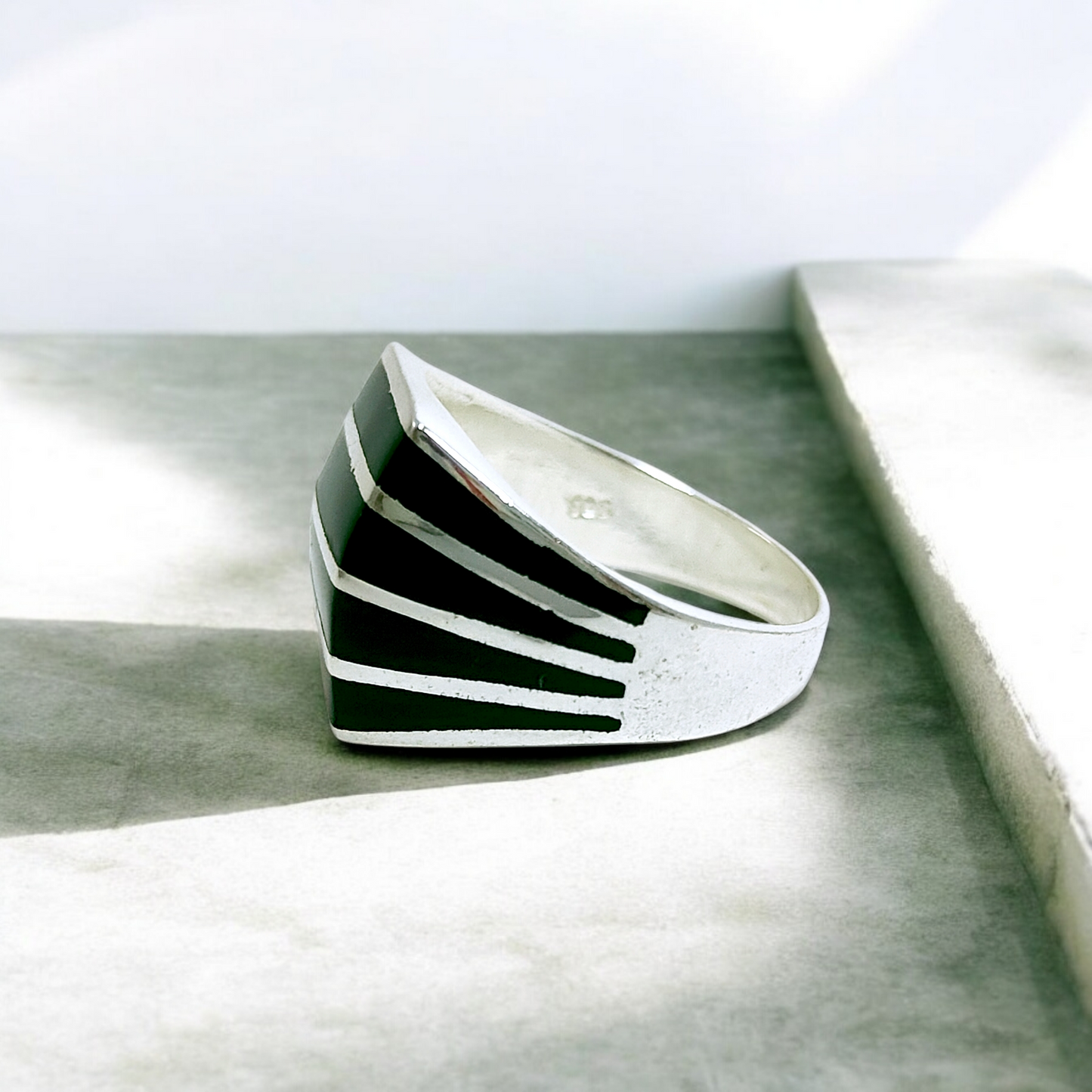 Vintage Black n White Silver Ring