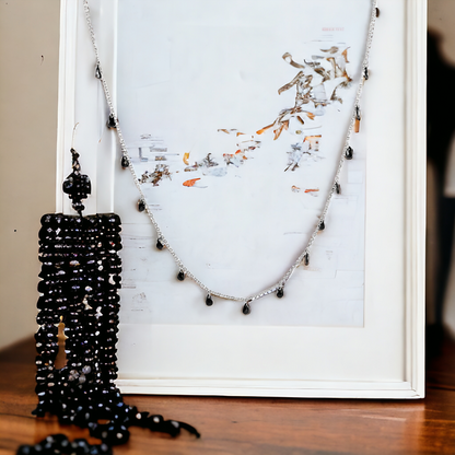 Queen Black Pear Chain