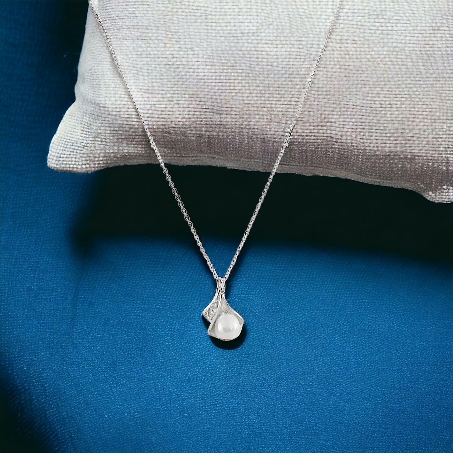 Dual Shell Pearl Chain