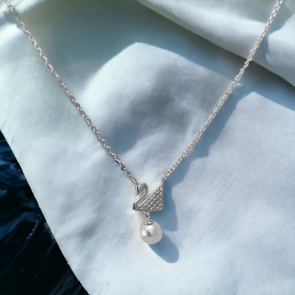 Pearl Swan Chain
