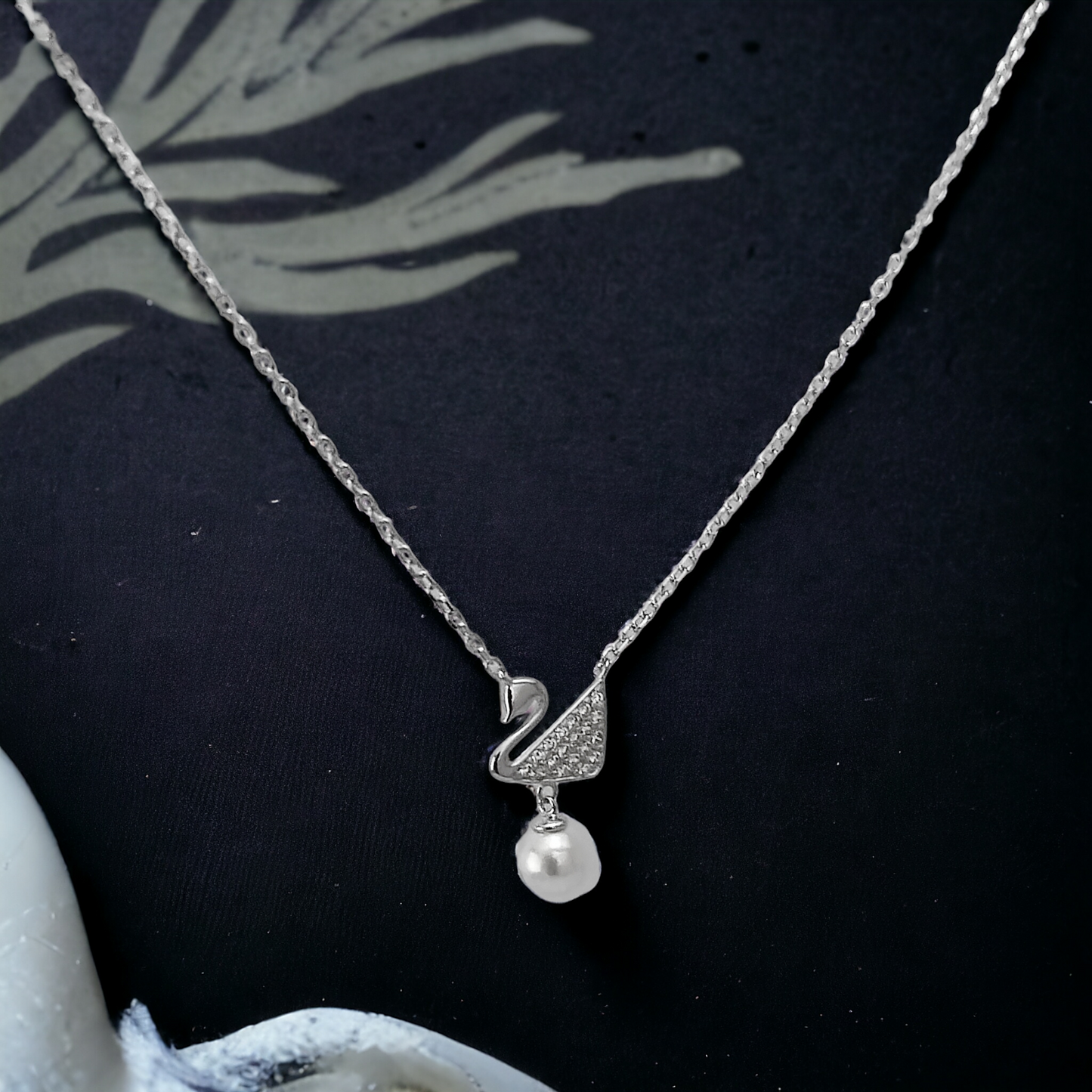 Pearl Swan Chain