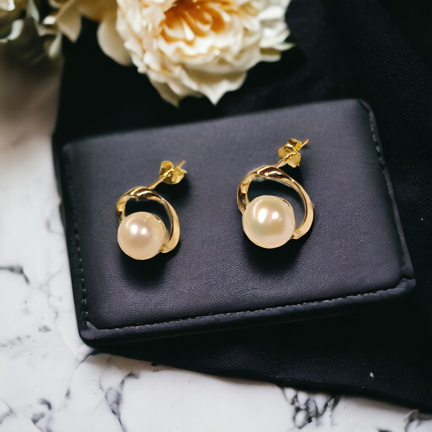 Pearl Studs Gold