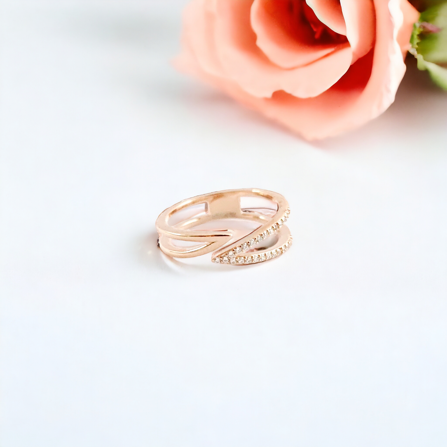 Cross V Rosegold Ring