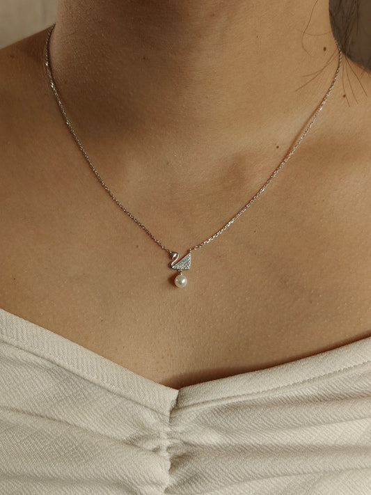 Pearl Swan Chain