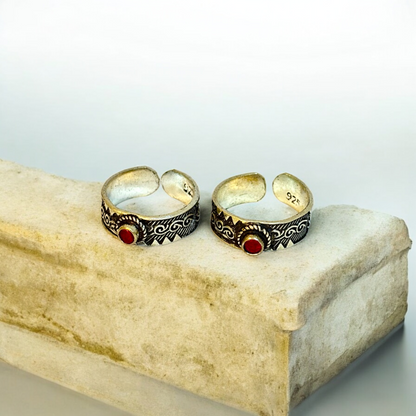 oxidised red toe ring