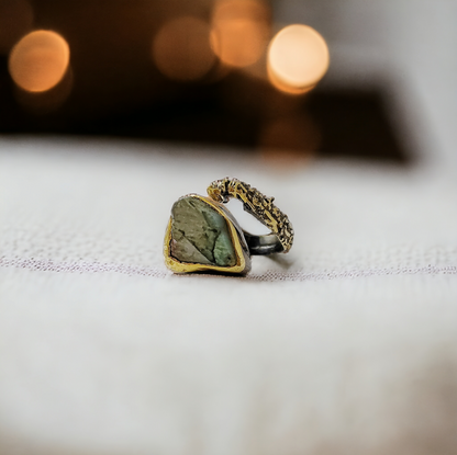 RAW FLUORITE CRYSTAL RING