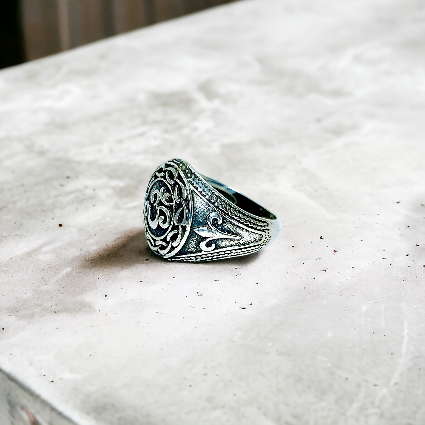 Aum Ring SR02