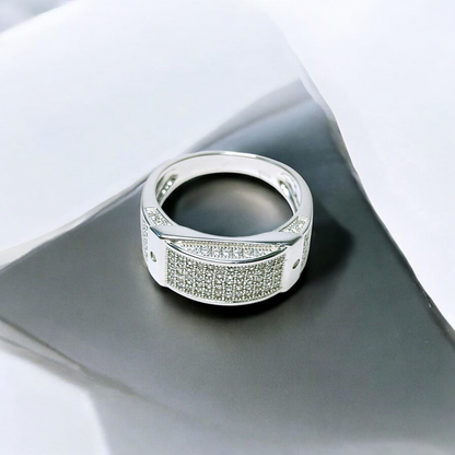 Soas in round Silver Ring