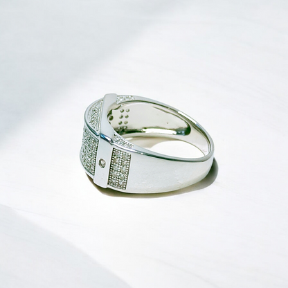 Soas in round Silver Ring