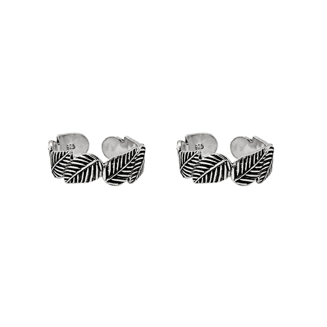 Overlapping Leaf Toe Ring