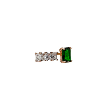 EMERALD BAGUETTE RING