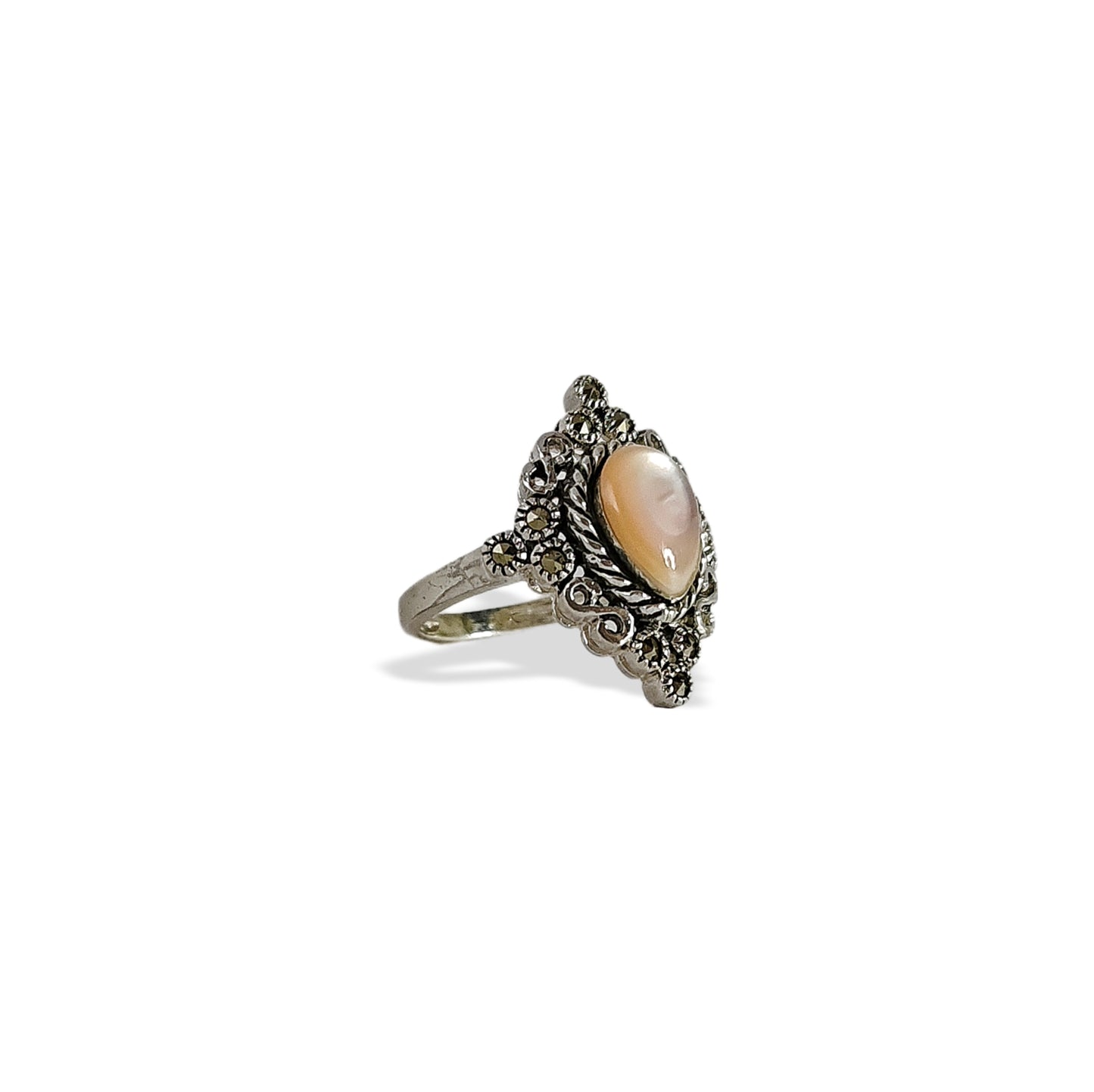 PEACH MOONSTONE RING