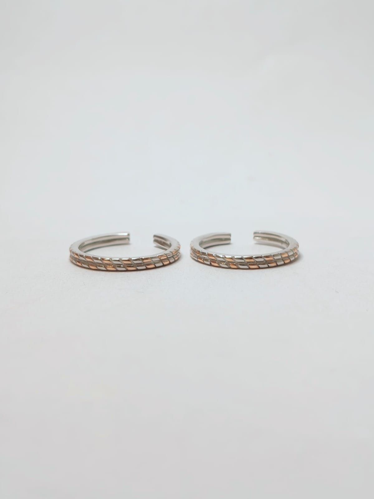 Dual Tone Band Toering