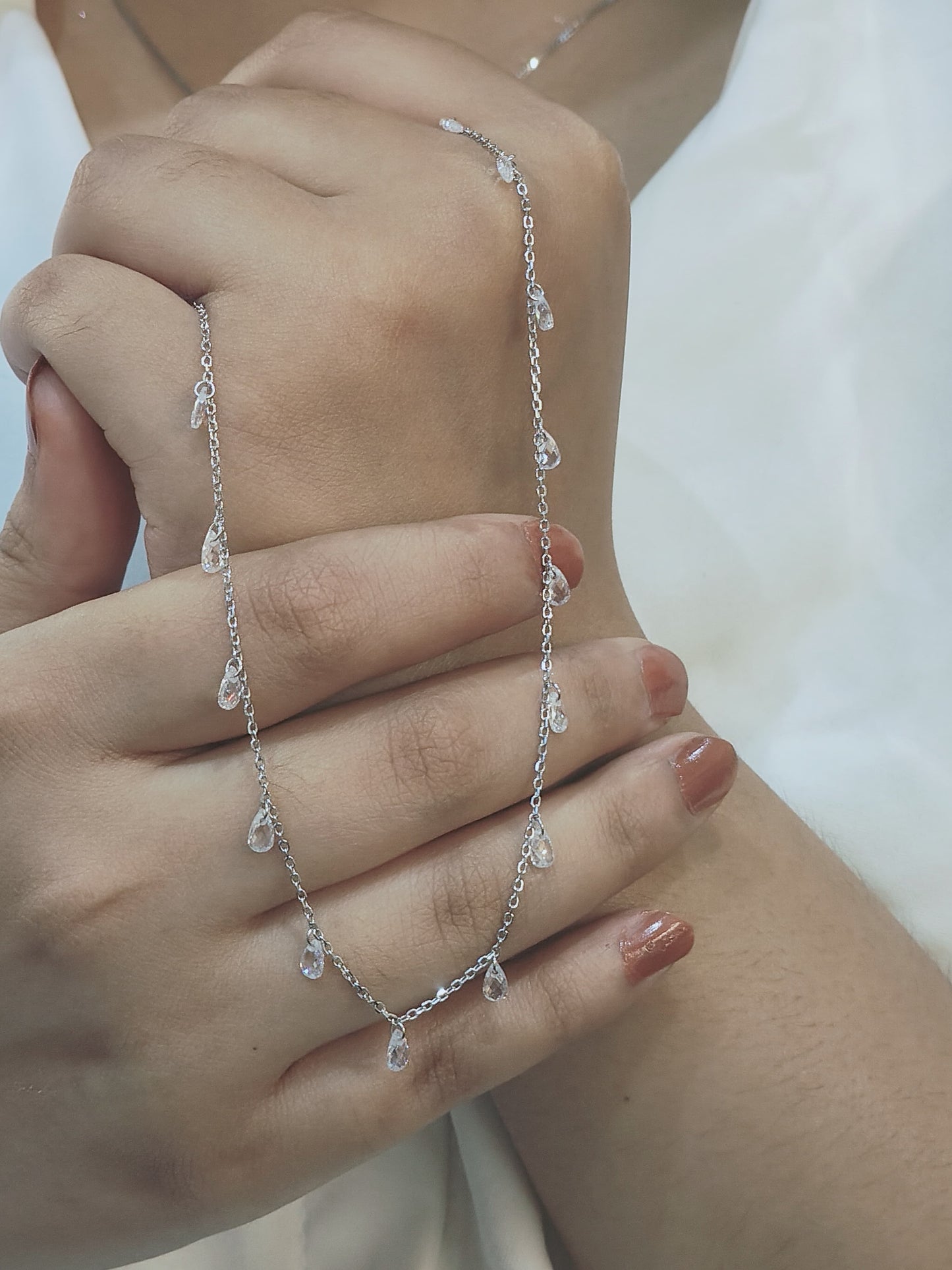 Queen White Pear Chain